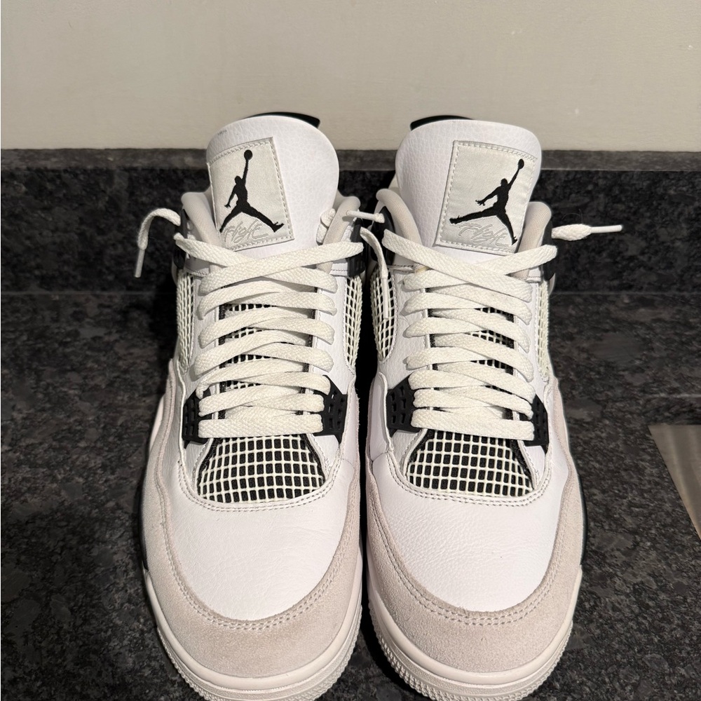 Air Jordan 4 Retro